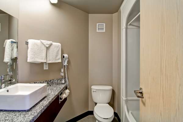  - Home Inn Express Medicine Hat