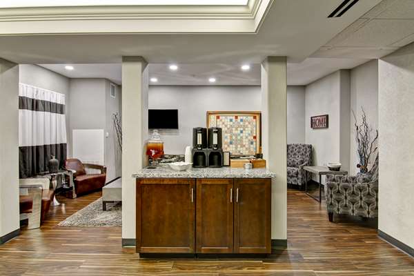  - Home Inn Express Medicine Hat