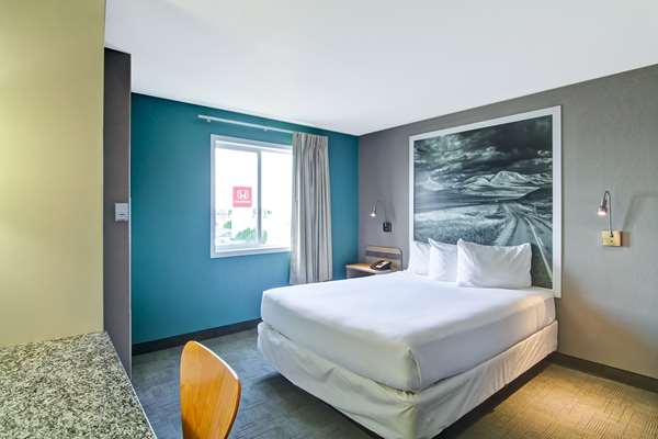  - Home Inn Express Medicine Hat