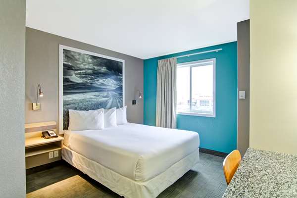  - Home Inn Express Medicine Hat