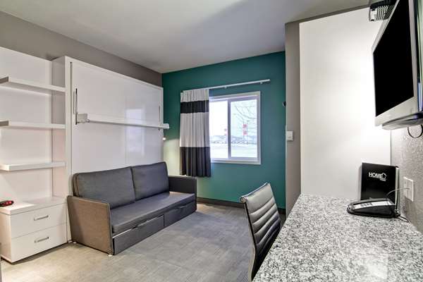 - Home Inn Express Medicine Hat