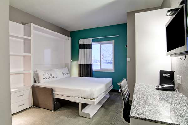  - Home Inn Express Medicine Hat
