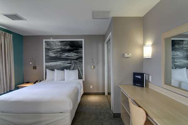  - Home Inn Express Medicine Hat