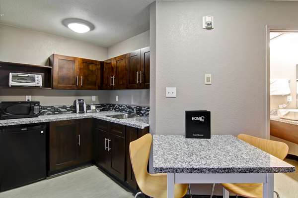  - Home Inn Express Medicine Hat