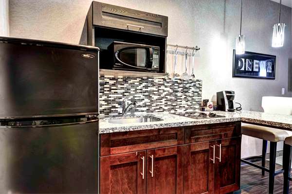  - Home Inn & Suites Swift Current