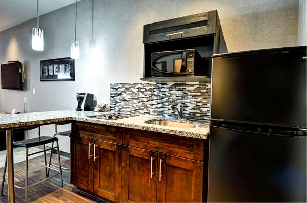 Suite - Home Inn & Suites Swift Current