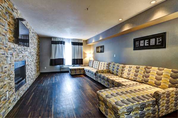  - Home Inn & Suites Swift Current