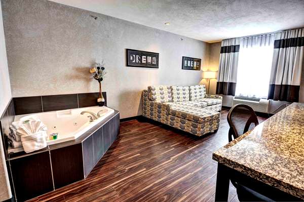  - Home Inn & Suites Swift Current