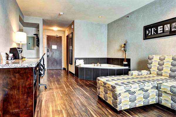 Suite - Home Inn & Suites Swift Current