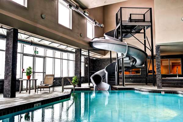 Pool - Home Inn & Suites Swift Current