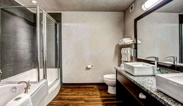  - Home Inn & Suites Yorktown