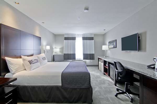  - Home Inn & Suites Airport Regina