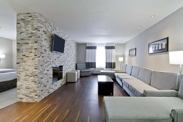  - Home Inn & Suites Airport Regina