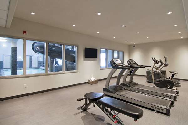  - Home Inn & Suites Airport Regina