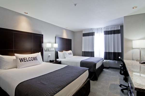 Suite - Home Inn & Suites Airport Regina