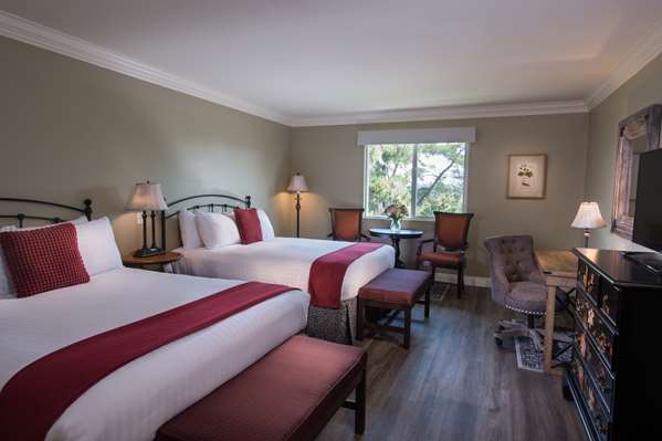 Suite - Cambria Pines Lodge