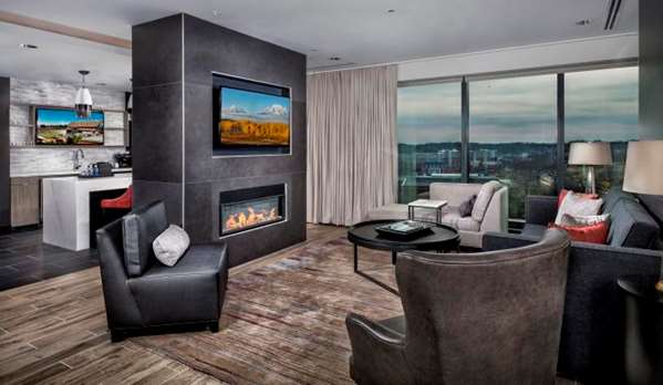 Suite - Hotel at UMD College Park