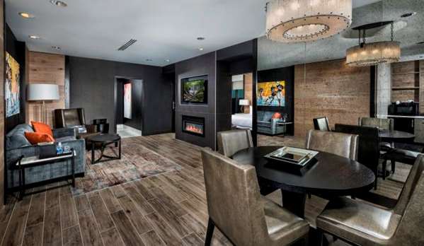 Suite - Hotel at UMD College Park