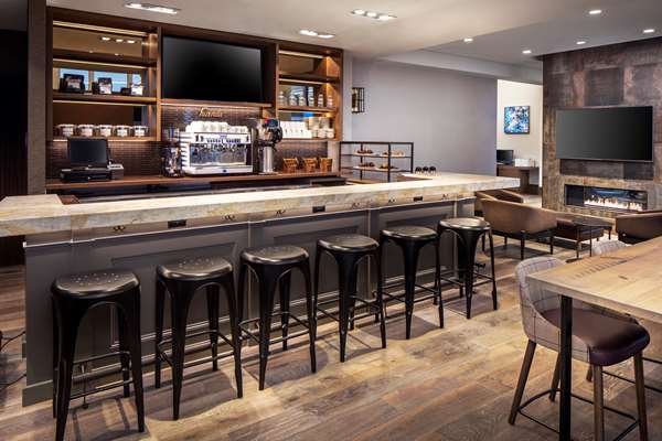 Bar - Hyatt Centric Hotel Faneuil Hall Boston