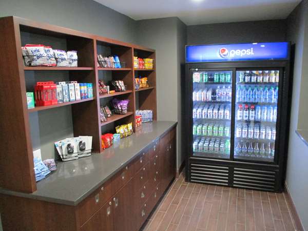  - Best Western Plus Kansas City Sports Complex Hotel - I-70, Exits 8A & 9