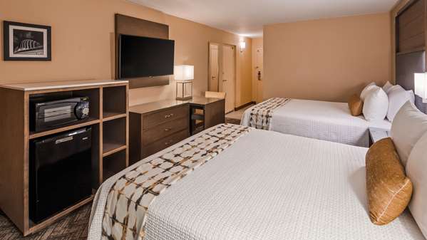  - Best Western Plus Kansas City Sports Complex Hotel - I-70, Exits 8A & 9