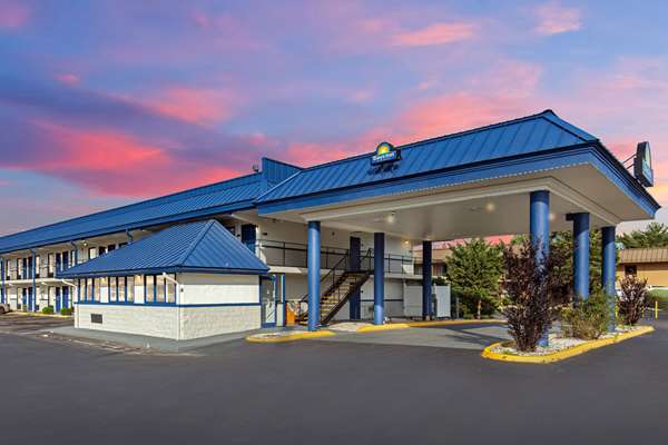 Exterior view - Days Inn Knoxville - I-75, Exit 110