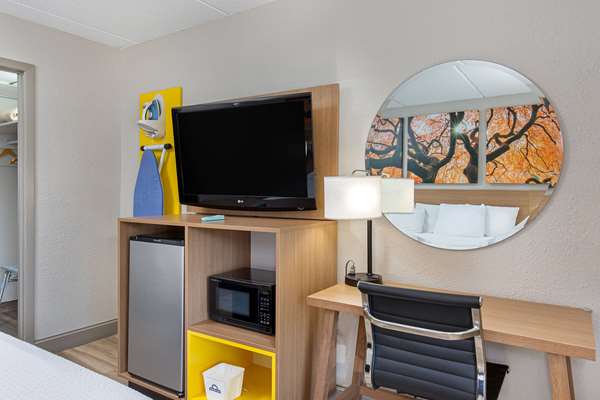  - Days Inn Knoxville - I-75, Exit 110