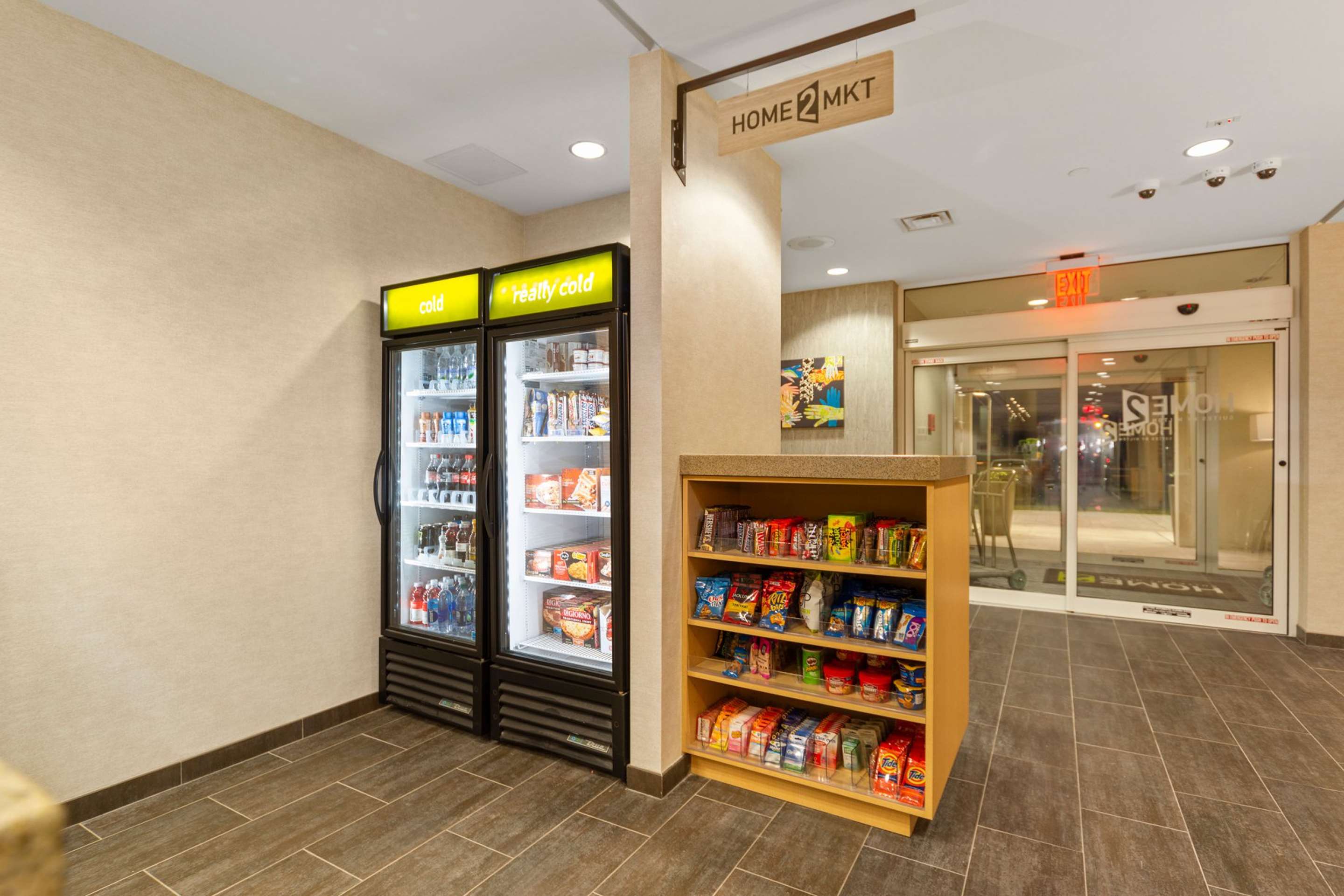 Restaurant | Home2 Suites by Hilton Newark Airport