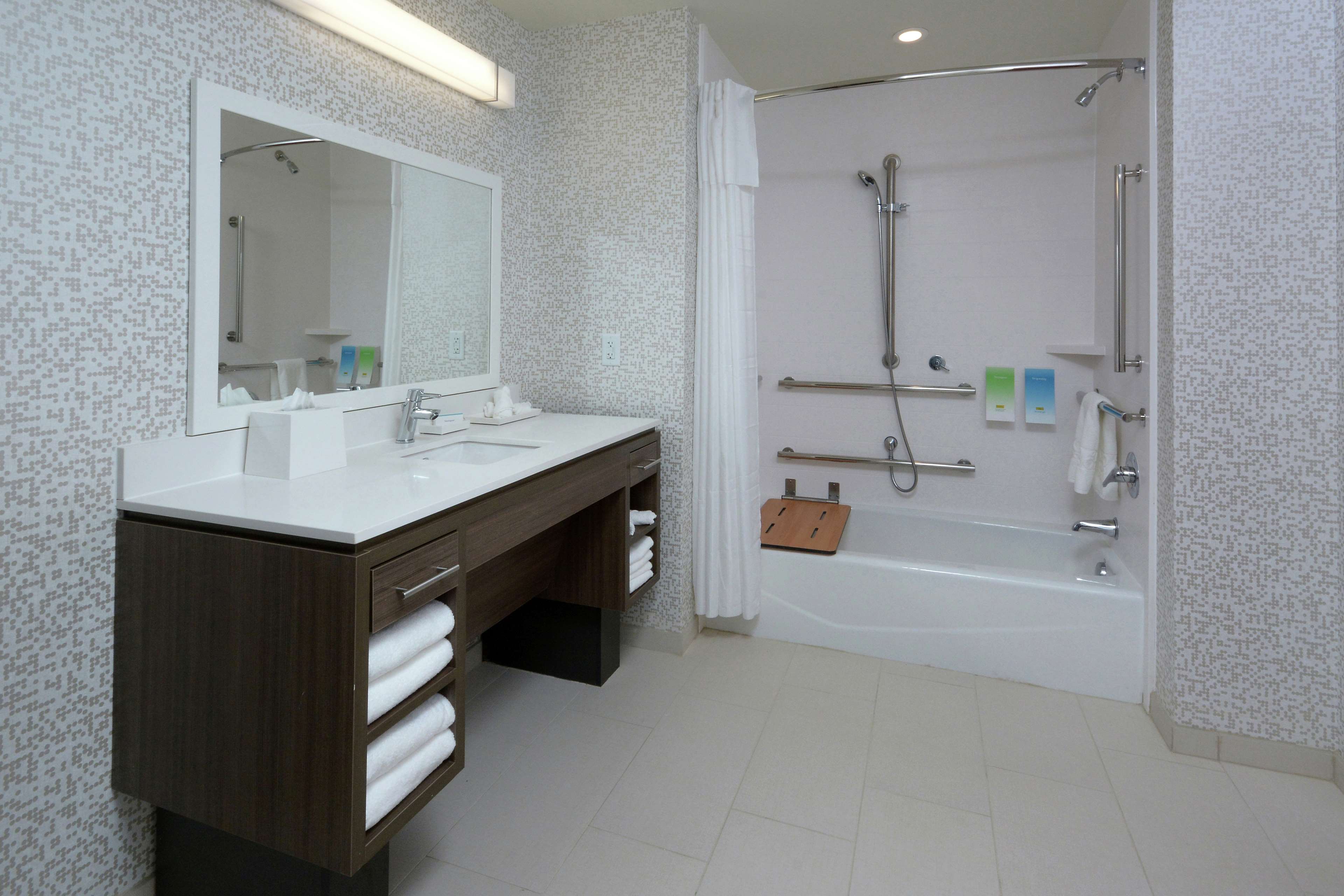 Home2 Suites by Hilton Duncan Room Type - 1KING ACC TUB STE NONSMOK