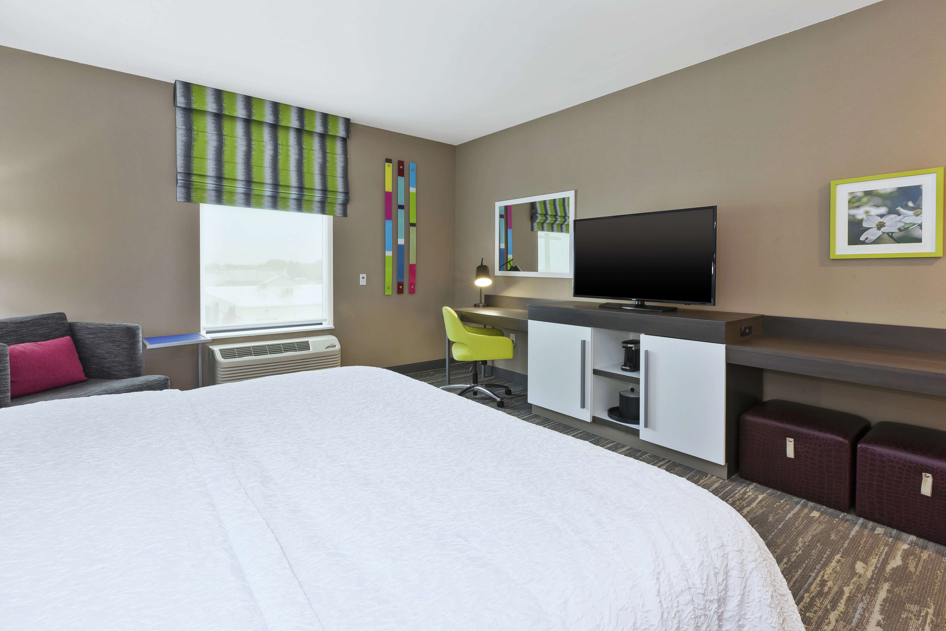 Hampton Inn by Hilton Sedalia - Tap to explore photos