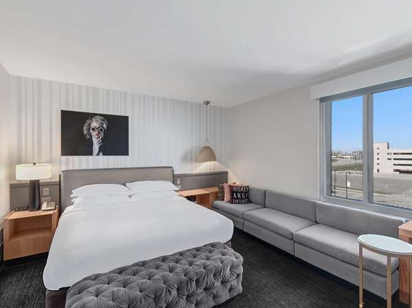  - Rose Hotel Rosemont