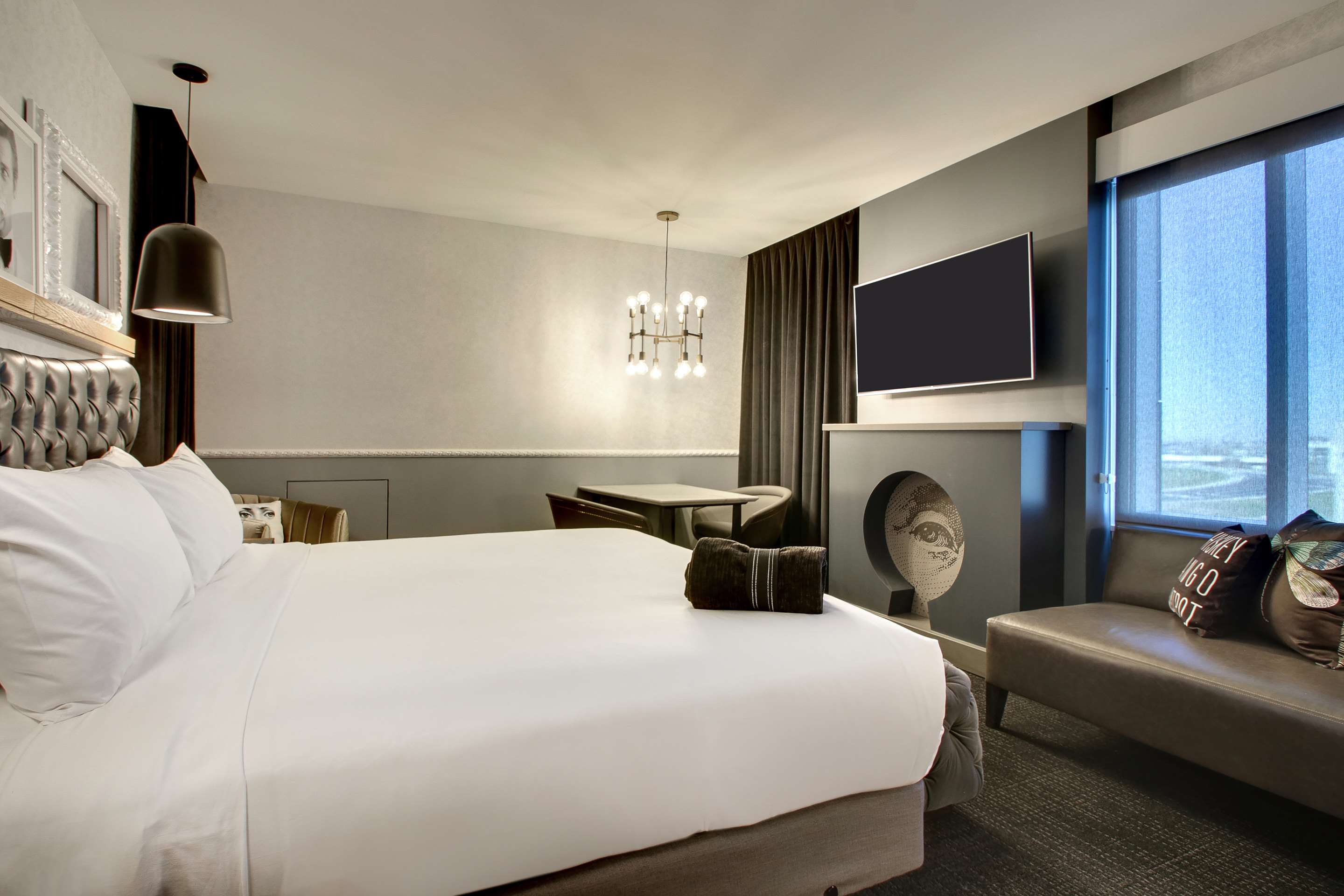 Guest room