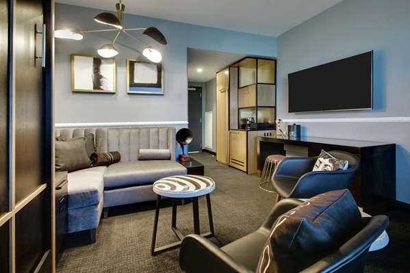  - Rose Hotel Rosemont