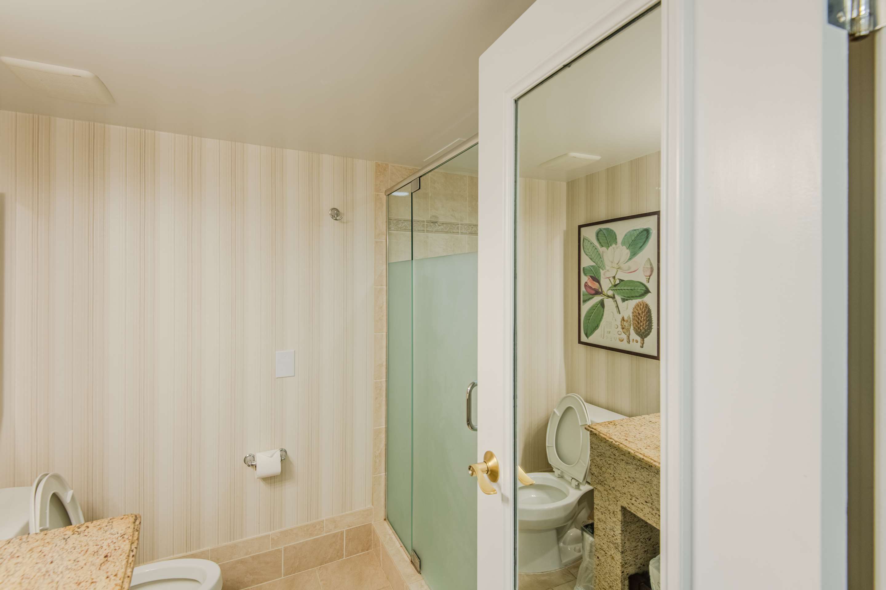 Guest room bath