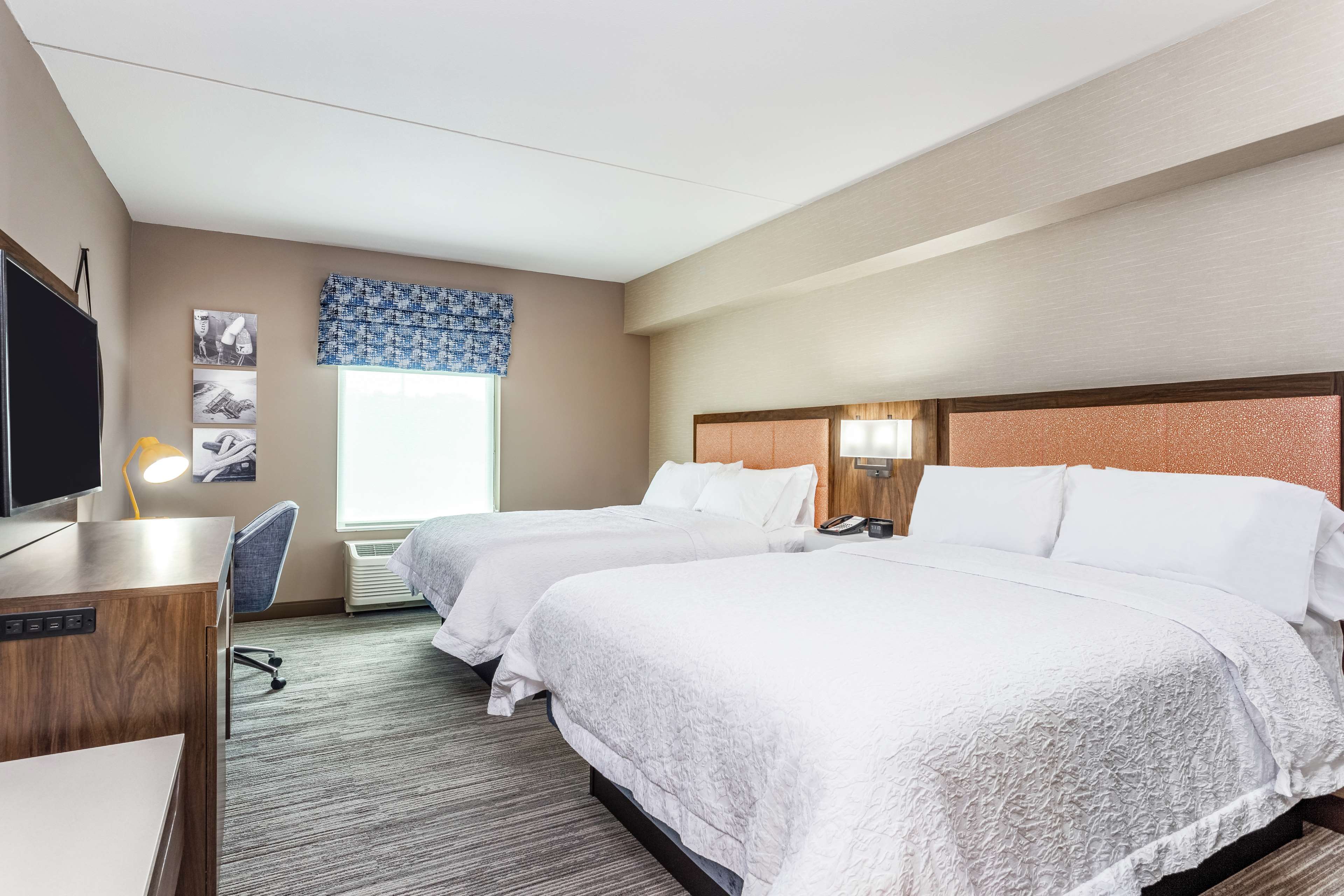 Hampton Inn & Suites by Hilton Kittery Room Type - 2 QUEENS W  FRIDGE MICROWV