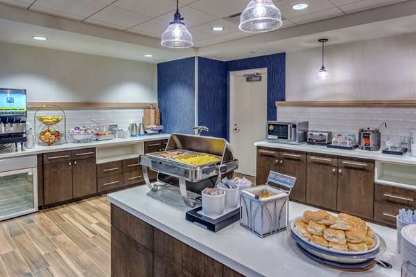 Amenities - Hampton Inn & Suites Kittery