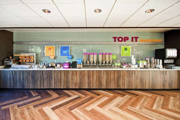 Restaurant - Tru by Hilton Hotel Airport Louisville - I-65, Exit 131B