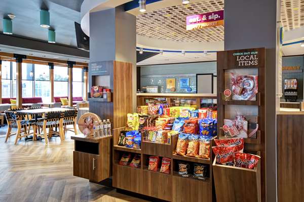 Restaurant - Tru by Hilton Hotel Airport Louisville - I-65, Exit 131B