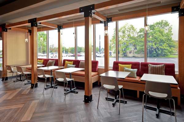 Restaurant - Tru by Hilton Hotel Airport Louisville - I-65, Exit 131B