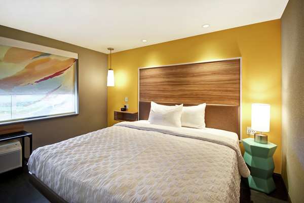  - Tru by Hilton Hotel Airport Louisville - I-65, Exit 131B