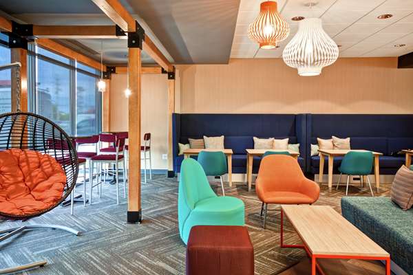  - Tru by Hilton Hotel Airport Louisville - I-65, Exit 131B