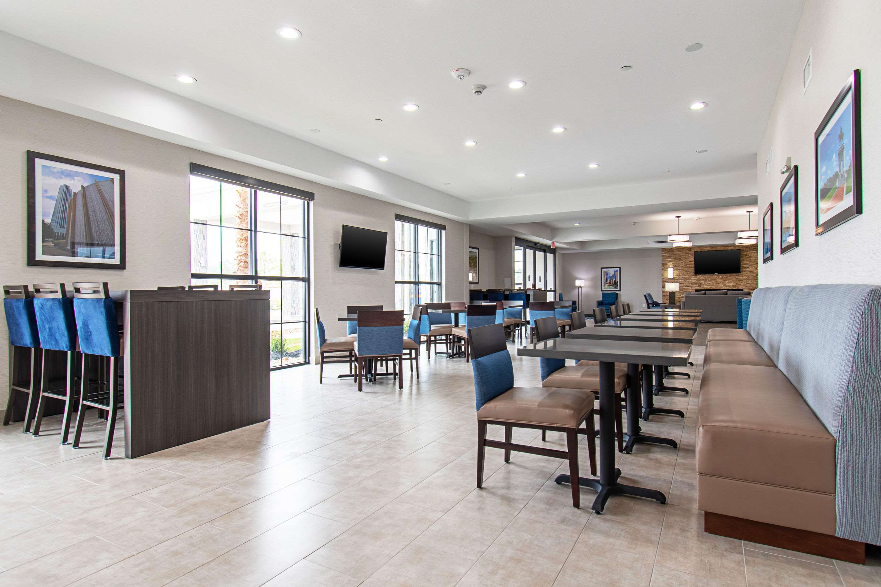 Breakfast area