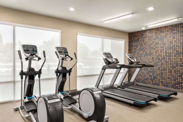Fitness/ Exercise Room - La Quinta Inn & Suites San Bernardino