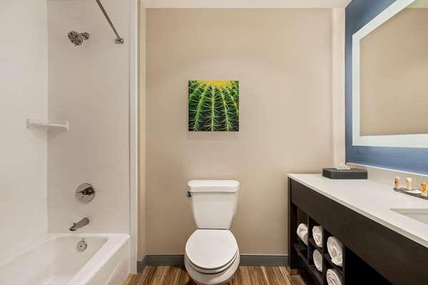  - La Quinta Inn & Suites San Bernardino