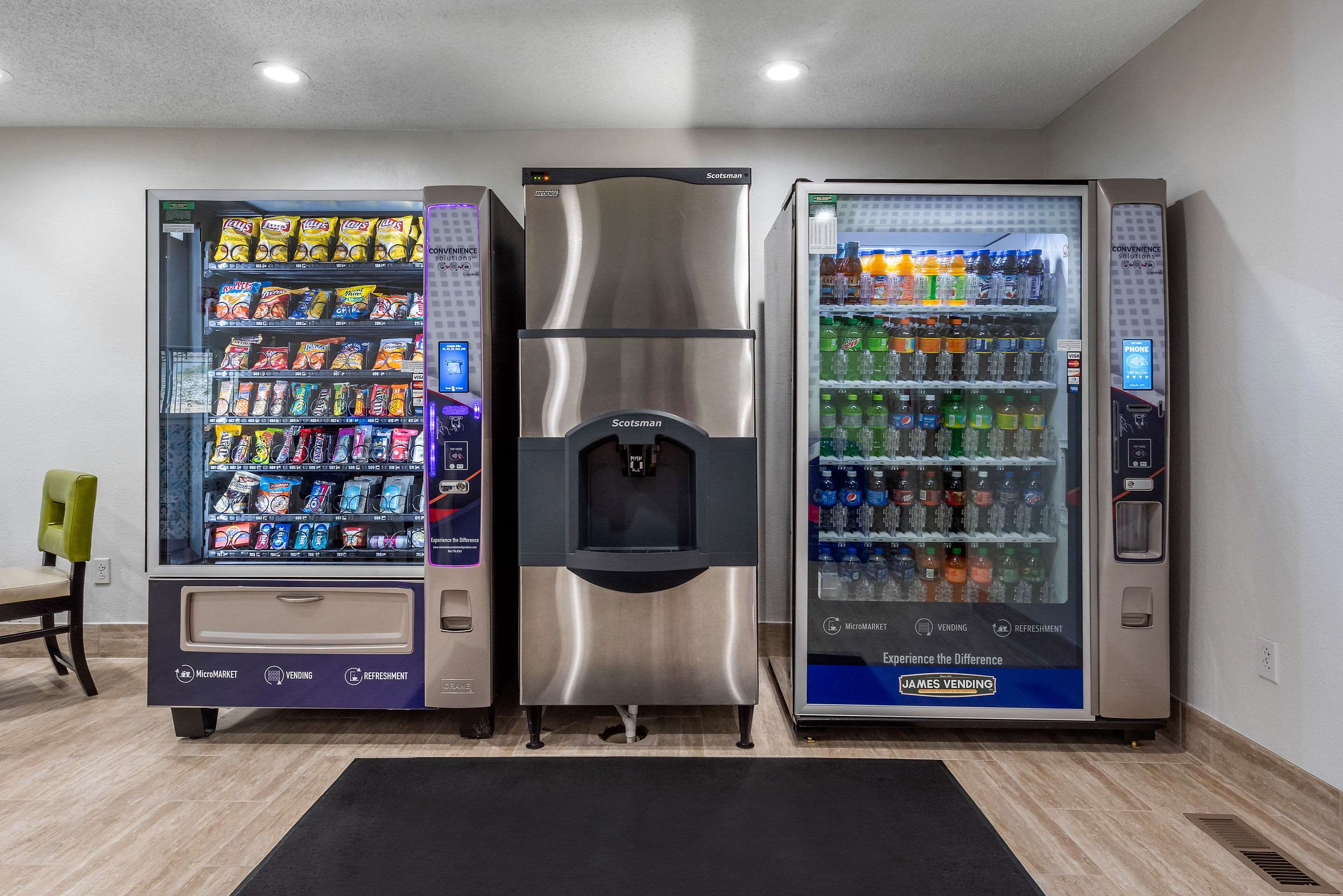 Hotel vending area | Quality Inn Coraopolis