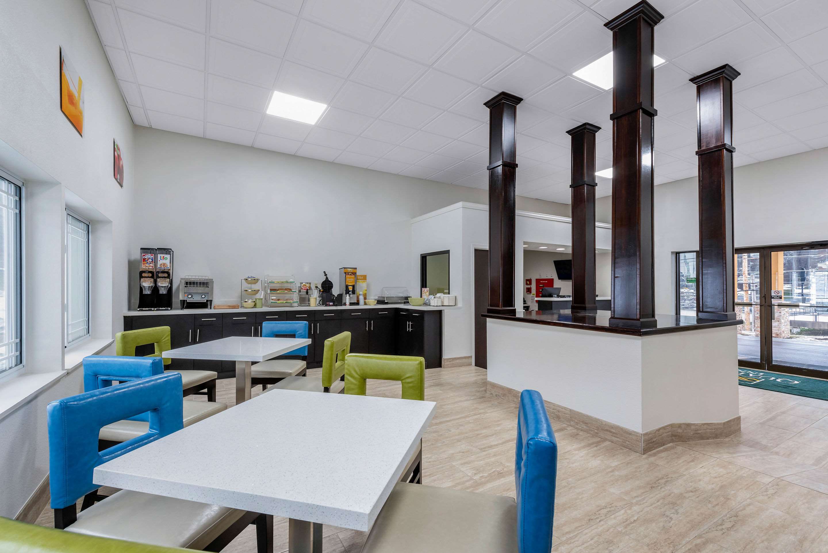 Breakfast area | Quality Inn Coraopolis