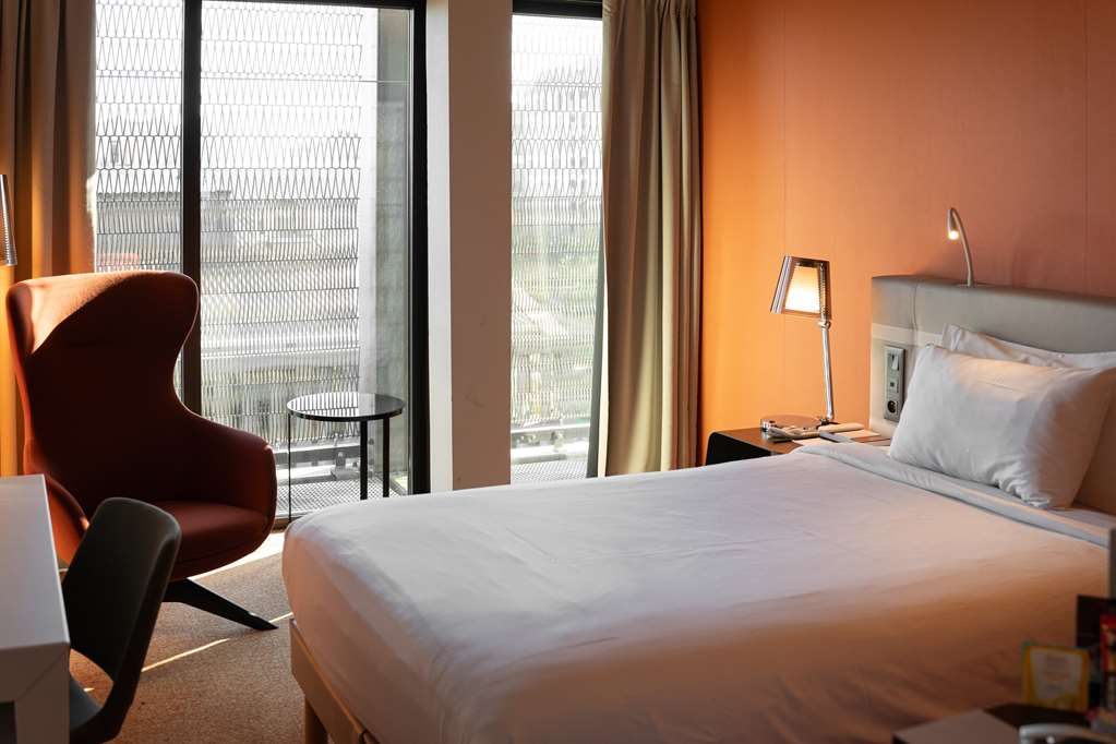 RADISSON BLU HOTEL BORDEAUX-guestroom-Guest Room,On-Site.jpg
