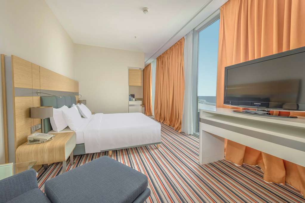 RADISSON BLU BATUMI-guestroom-Guest Room,Suite,On-Site.jpg