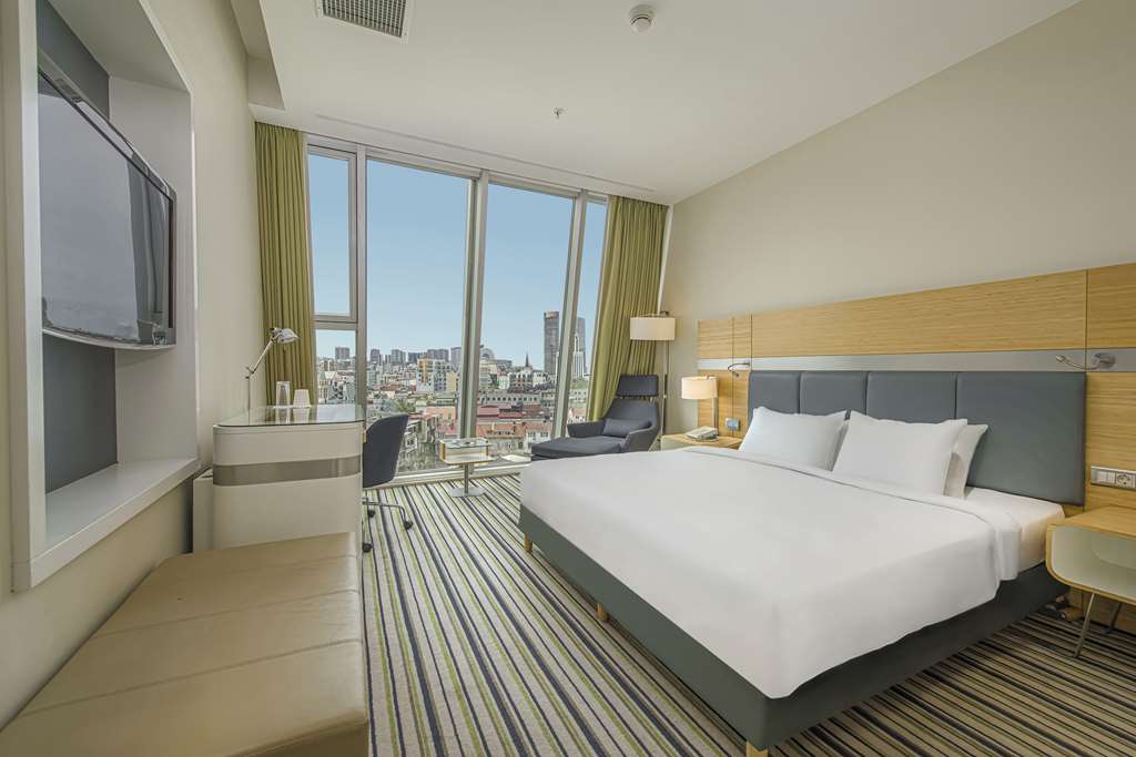 RADISSON BLU BATUMI-guestroom-Guest Room,On-Site.jpg