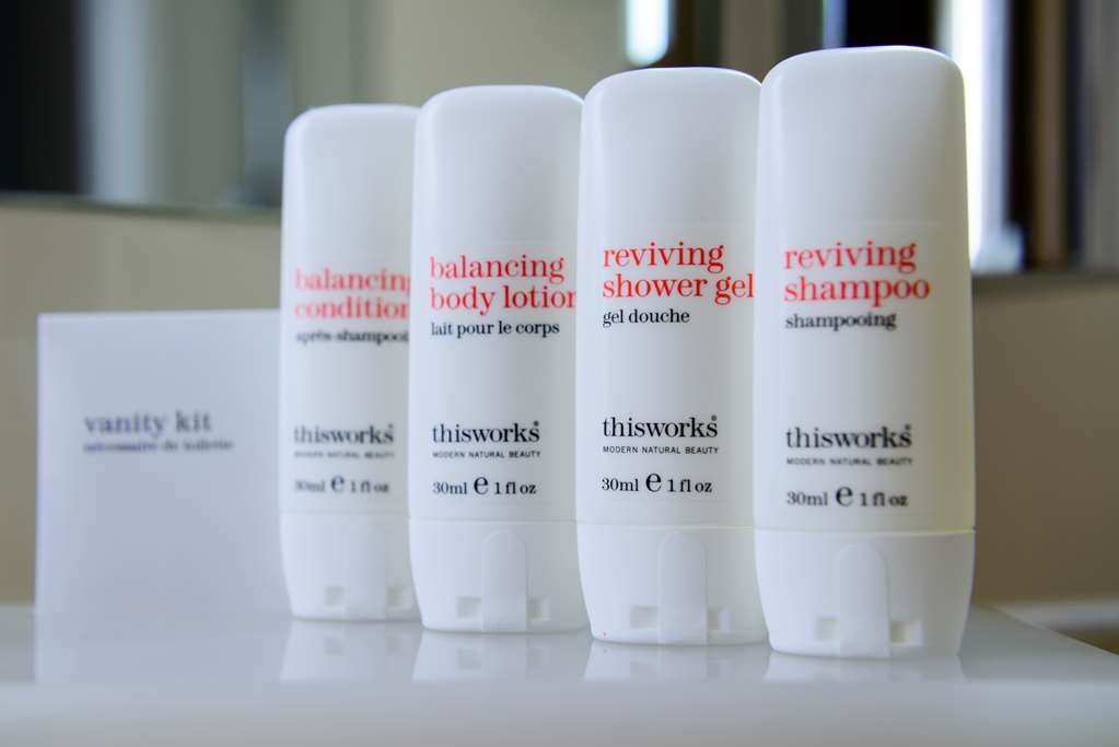 RADISSON BLU ATHLONE-guestroom-Guest Room,Bathroom,On-Site.jpg